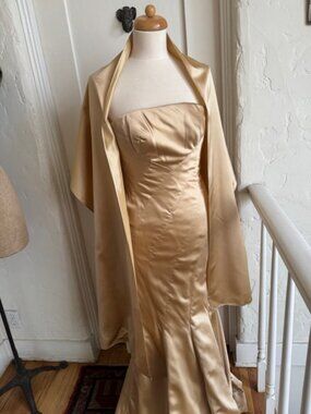 NWT Gold Carmen Marc Valvo Signature Evening Gown Neiman Marcus Sz 2